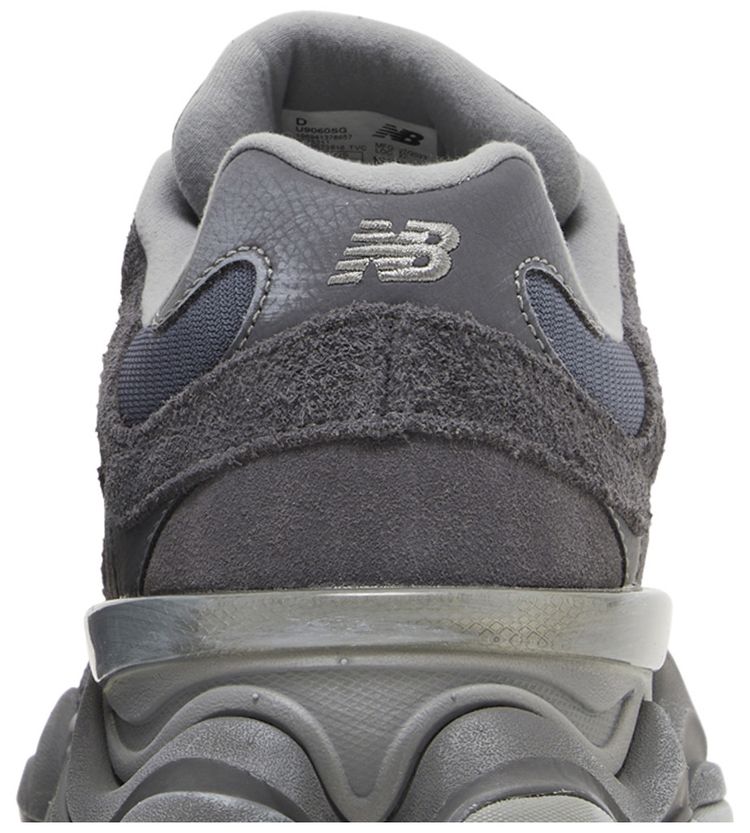 New Balance 9060 Magnet